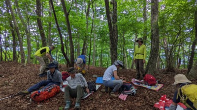 ◆蕨山最高点付近で昼食休憩◆